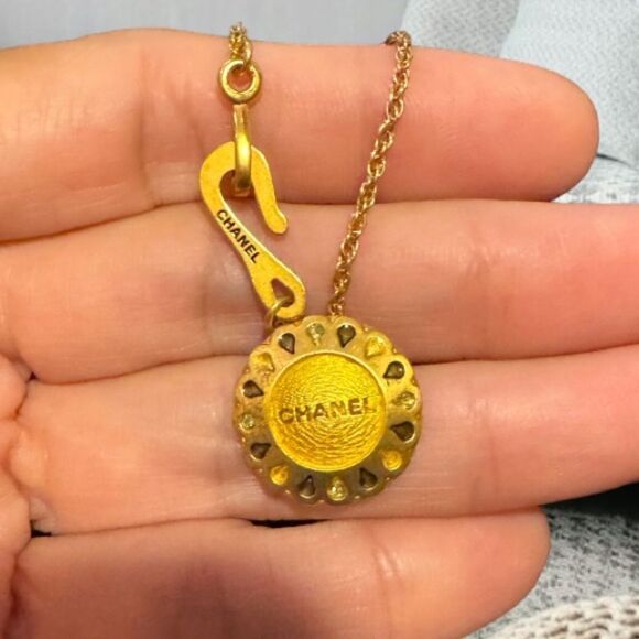 CHANEL NECKLACE GOLD TONE VINTAGE - Picture 5 of 5